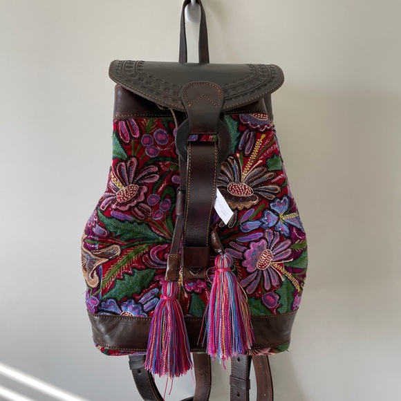 Women’s leather backpack - Picture 3 of 3